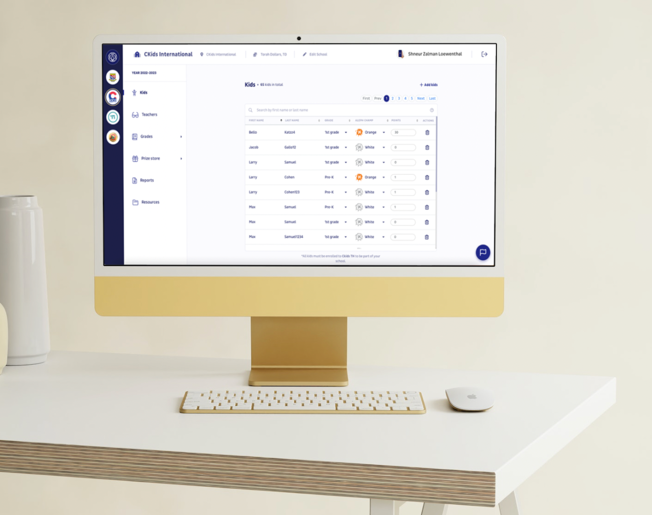 Coordinator board with widget-based layout system